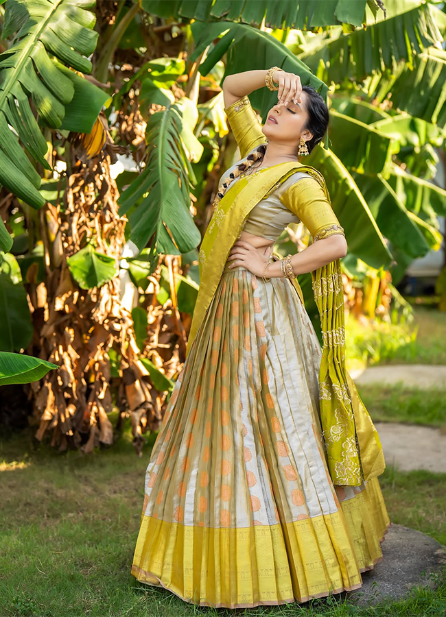 Anchor Rashmi Gautam HD Photo Gallery6