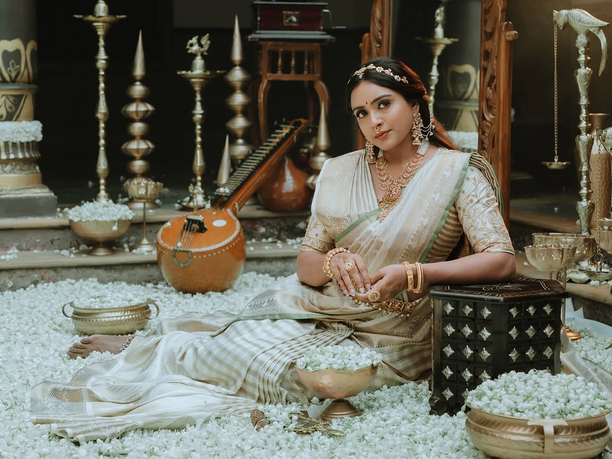 Dussehra 2026 Special : Actress Vithika Sheru Latest Photos1