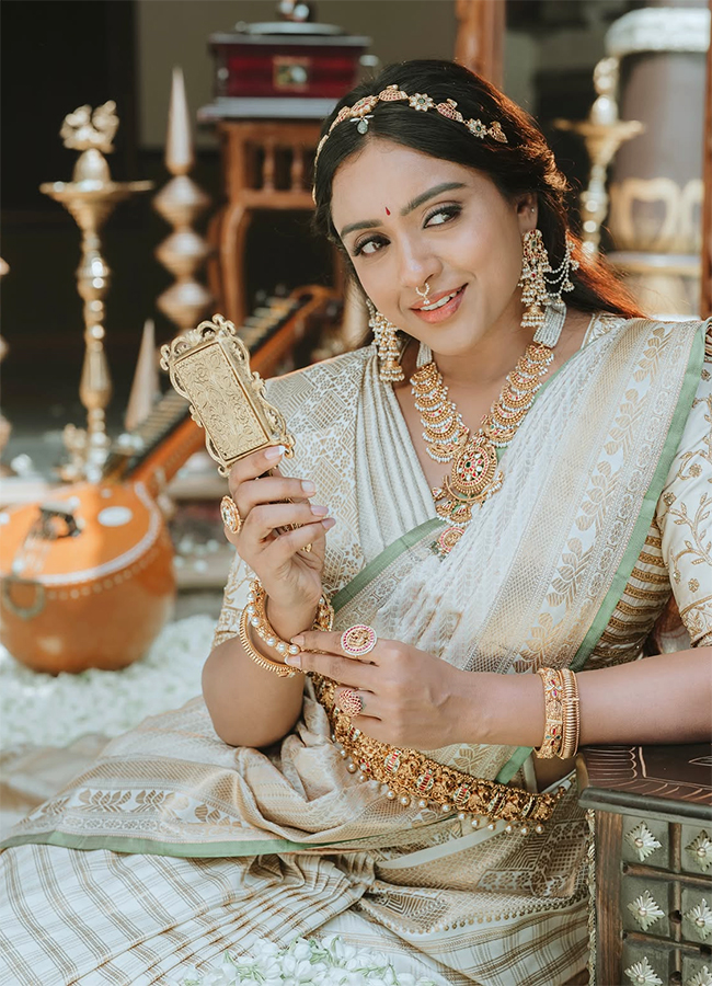 Dussehra 2026 Special : Actress Vithika Sheru Latest Photos11