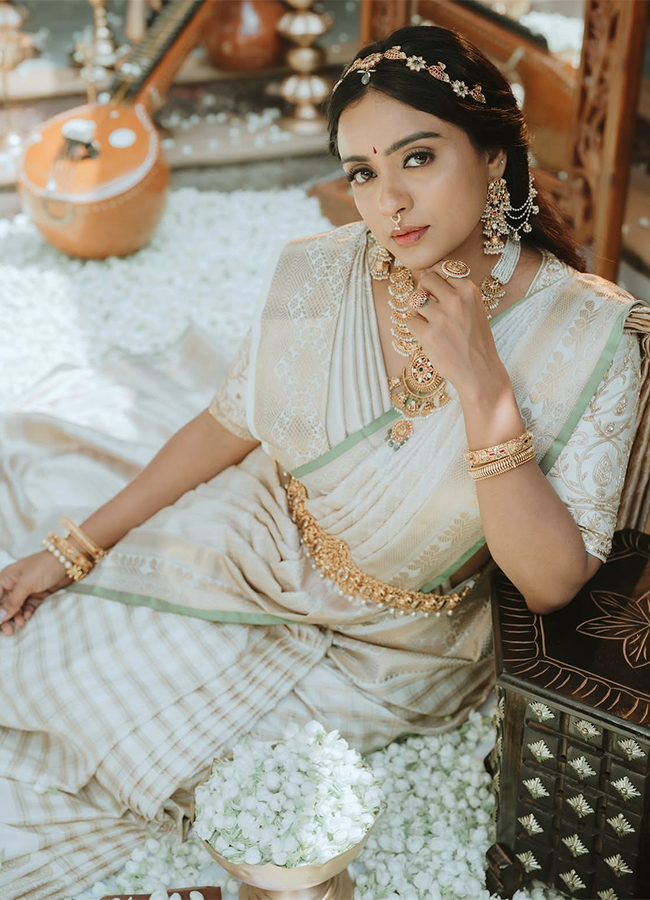 Dussehra 2026 Special : Actress Vithika Sheru Latest Photos5