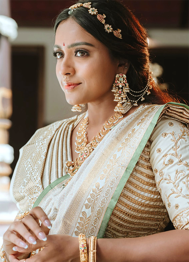 Dussehra 2026 Special : Actress Vithika Sheru Latest Photos9