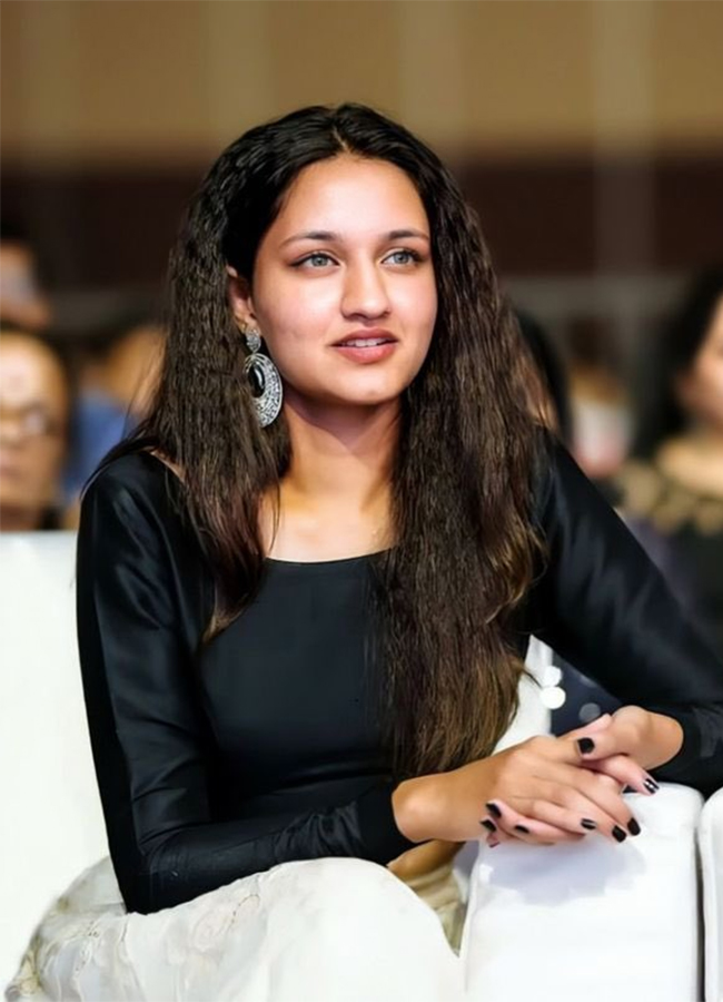 Introducing Medha Meka New Movie in Tollywood8