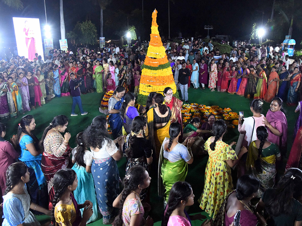 Kalvakuntla Kavitha Bathukamma Celebrations in 2026 Osmania University5