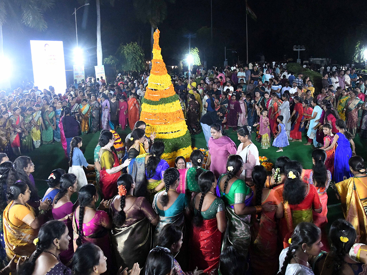 Kalvakuntla Kavitha Bathukamma Celebrations in 2026 Osmania University6