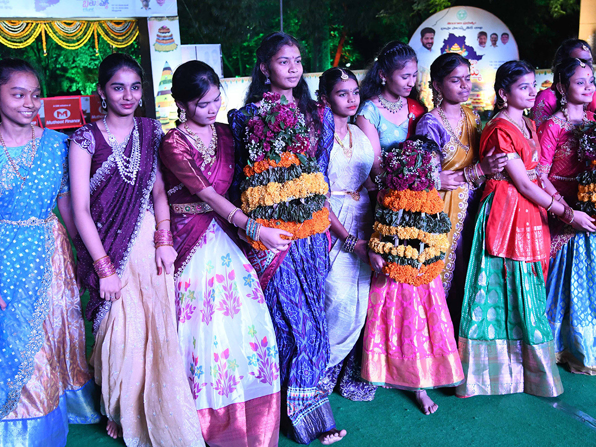 Kalvakuntla Kavitha Bathukamma Celebrations in 2026 Osmania University16