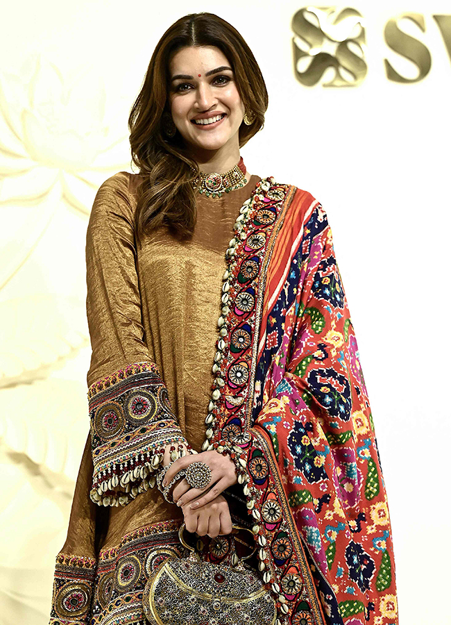Swadesh at Eros Indian handicraft flagship store launched by Reliance Foundation22