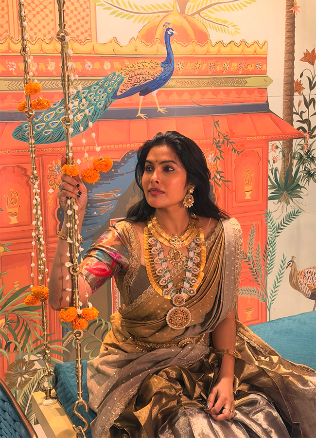 Bigg Boss Fame Divi Vadthya Latest Photos Viral7