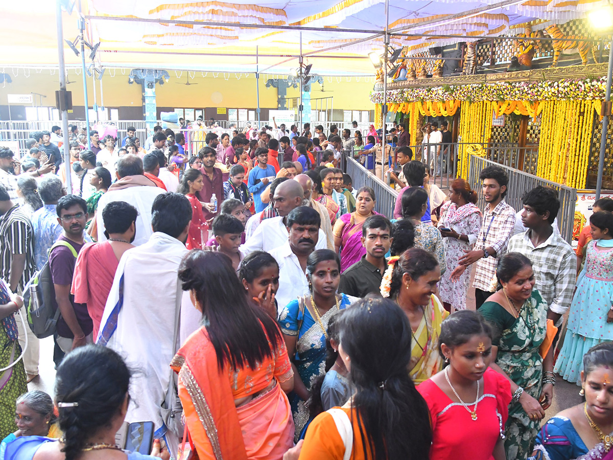 Dasara Navaratri Celebrations In Kanaka Durga Temple Vijayawada17