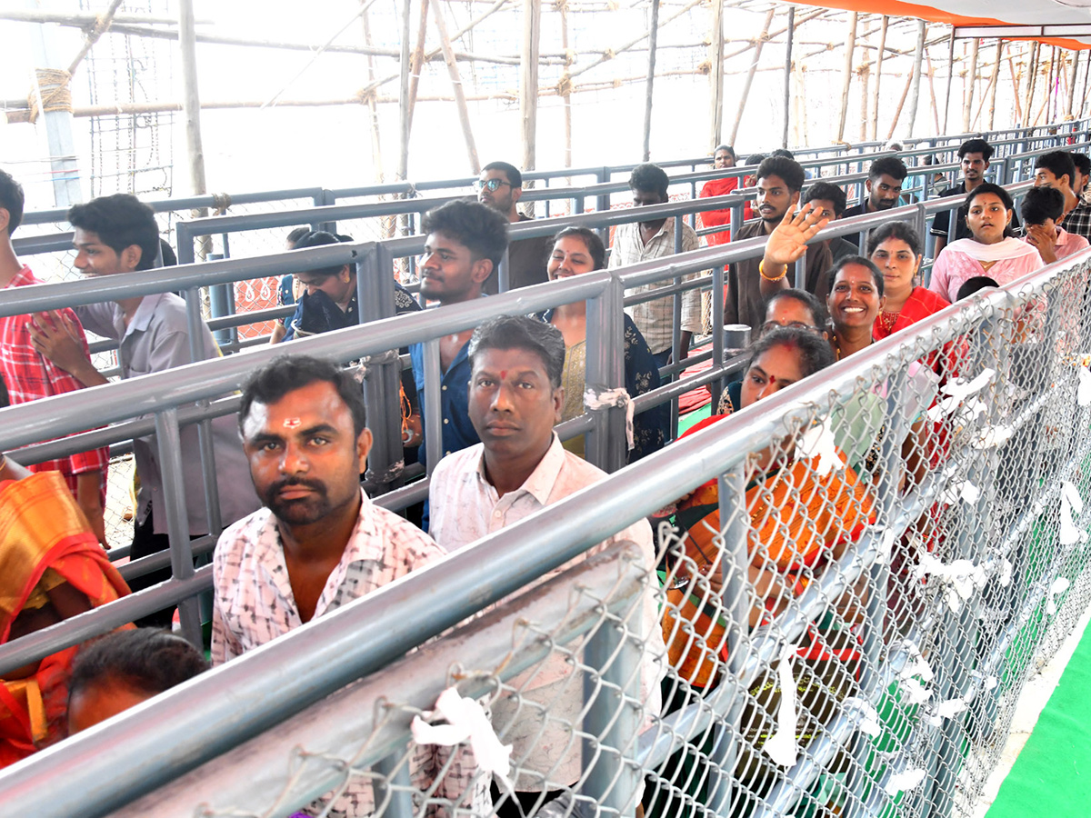 Dasara Navaratri Celebrations In Kanaka Durga Temple Vijayawada3