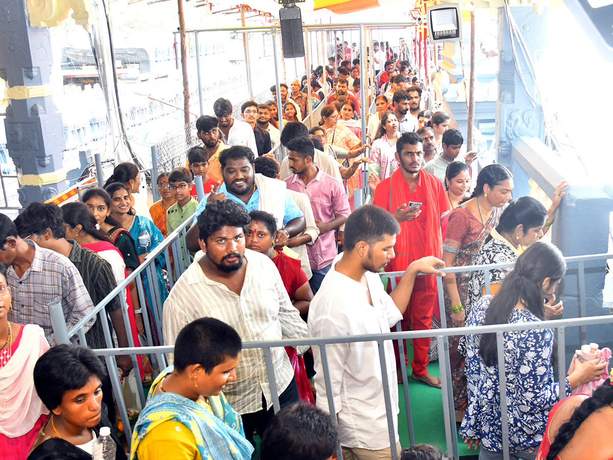Dasara Navaratri Celebrations In Kanaka Durga Temple Vijayawada4