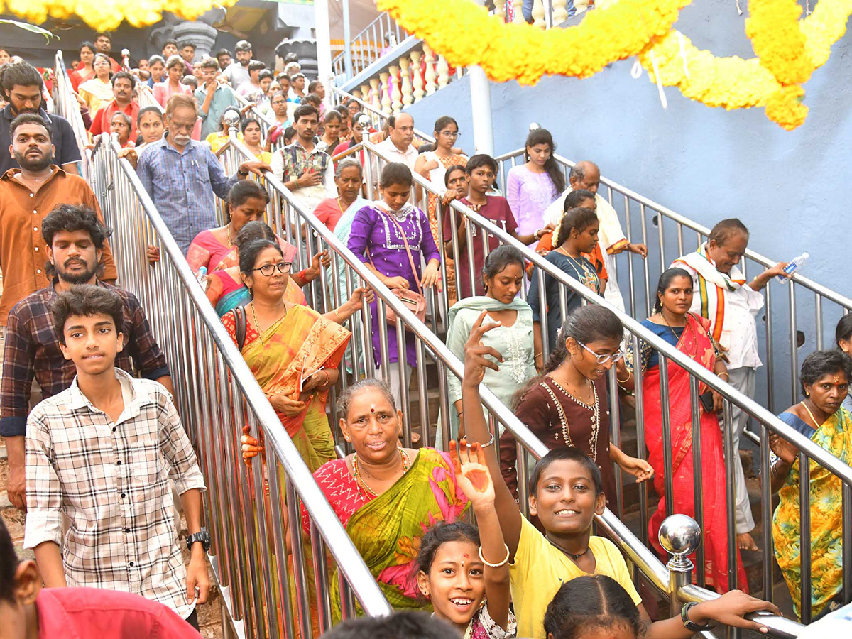 Dasara Navaratri Celebrations In Kanaka Durga Temple Vijayawada6