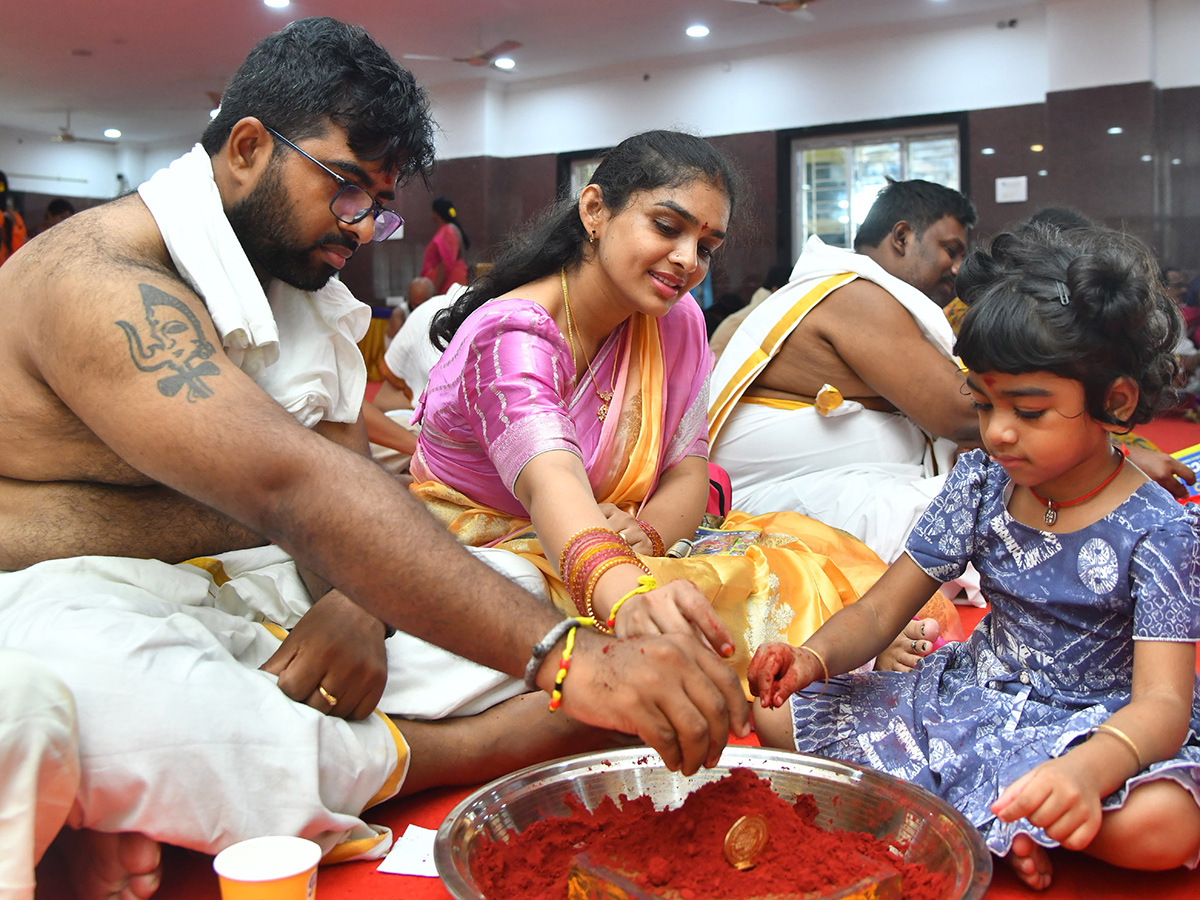 Dasara Navaratri Celebrations In Kanaka Durga Temple Vijayawada8