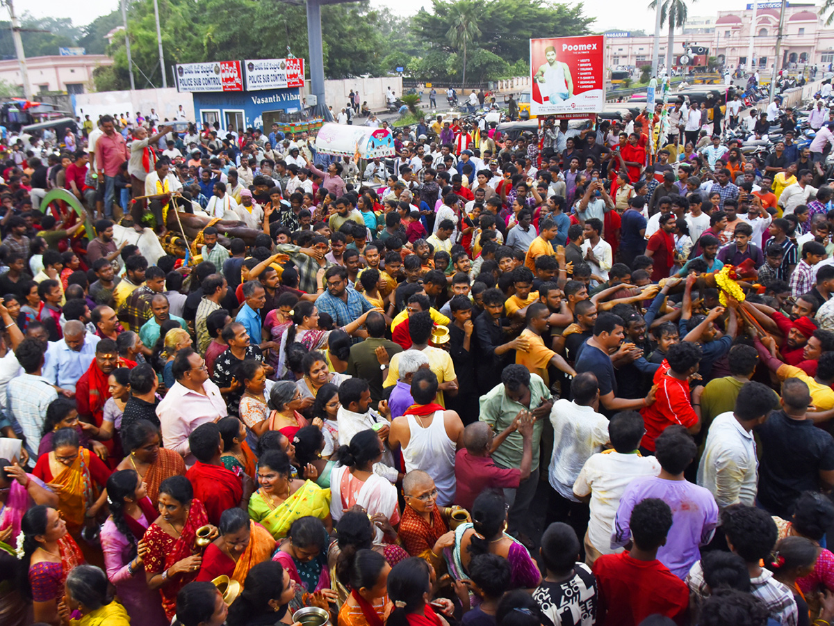Devotional : Paidi Thalli Sirimanotsavam In Vizianagaram HD Photos3