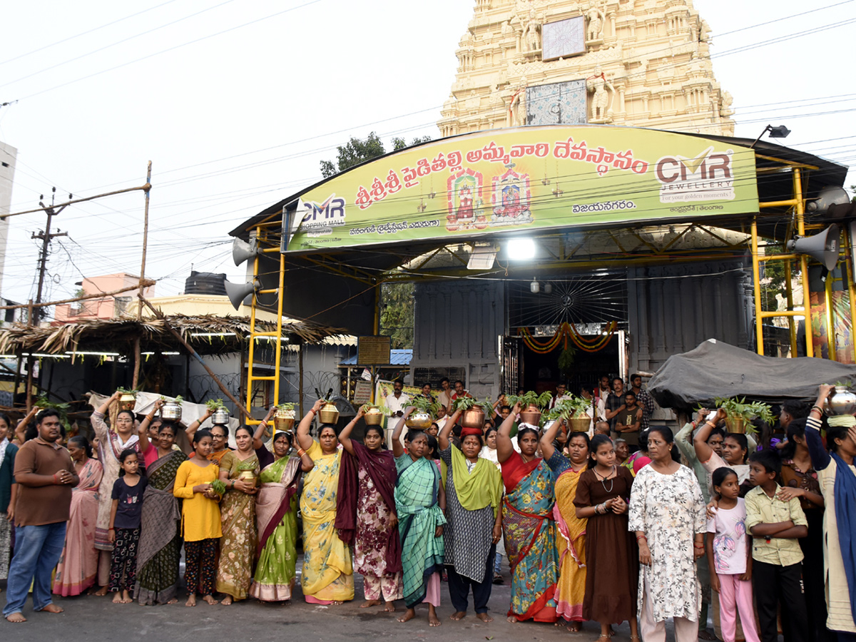 Devotional : Paidi Thalli Sirimanotsavam In Vizianagaram HD Photos6