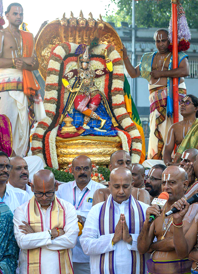 Tirumala : Sri Malayappa Swamy Chinna Sesha Vahanam HD Photos17