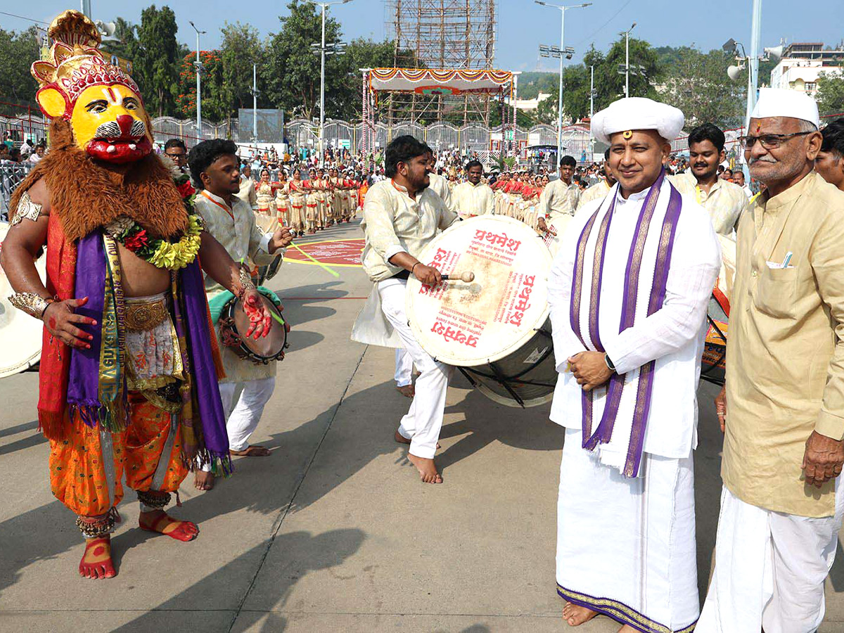 Tirumala : Sri Malayappa Swamy Chinna Sesha Vahanam HD Photos24