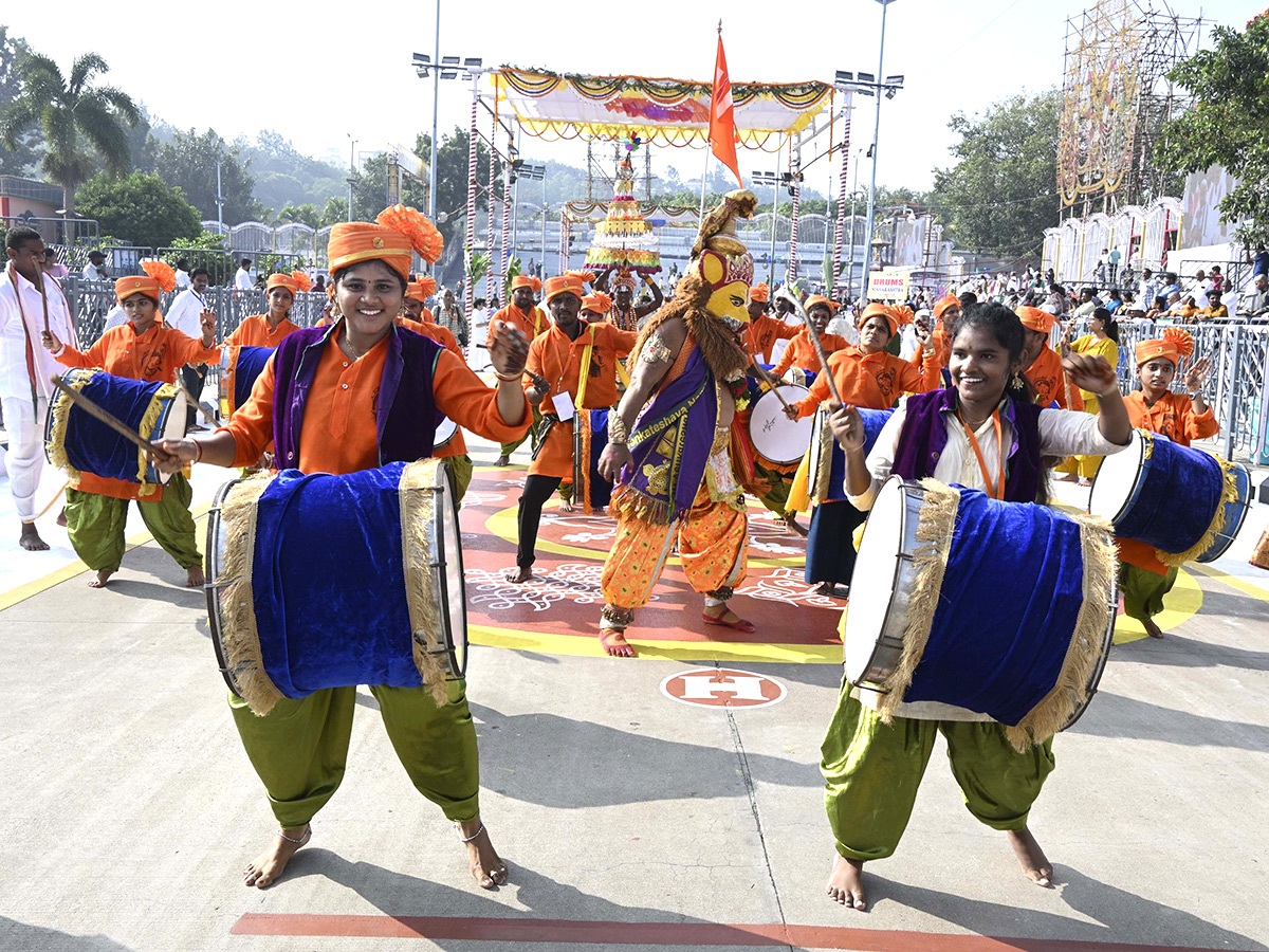 Tirumala : Sri Malayappa Swamy Chinna Sesha Vahanam HD Photos25