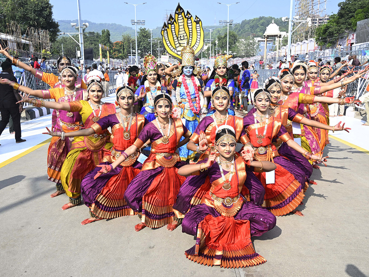 Tirumala : Sri Malayappa Swamy Chinna Sesha Vahanam HD Photos26