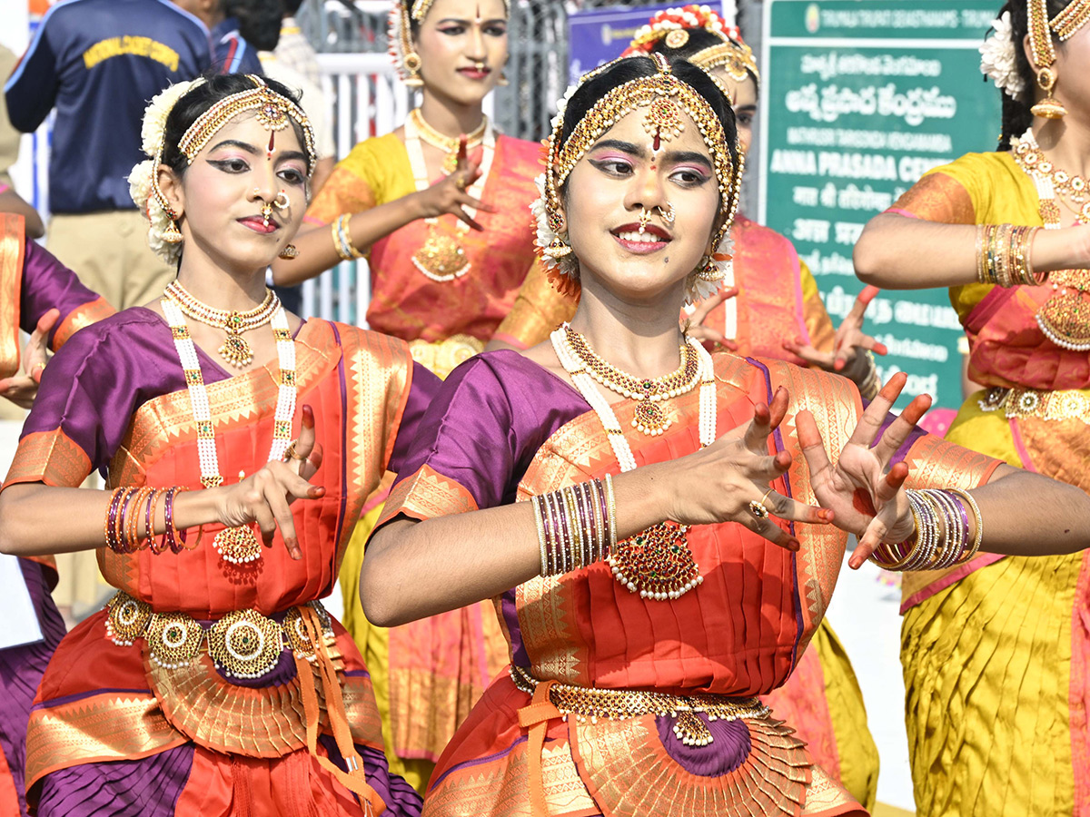 Tirumala : Sri Malayappa Swamy Chinna Sesha Vahanam HD Photos27