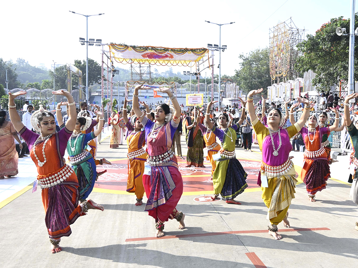 Tirumala : Sri Malayappa Swamy Chinna Sesha Vahanam HD Photos7