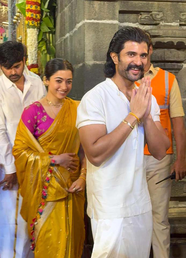 Vijay Deverakonda and Rashmika Mandanna Visits Tirumala2