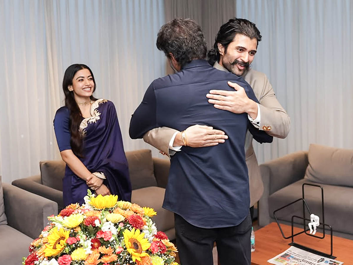 Vijay Deverakonda and Rashmika Mandanna Meets CM Vijay3