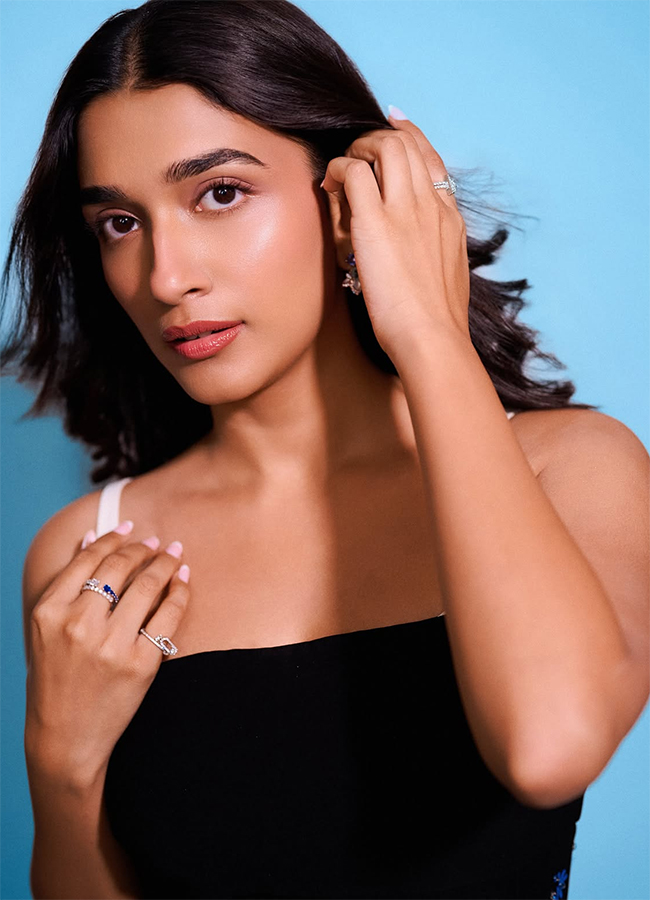 Alias Rukmini Movie Heroine Aafiya Sayed Viral Photos10
