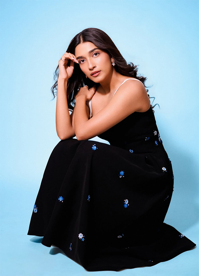 Alias Rukmini Movie Heroine Aafiya Sayed Viral Photos9