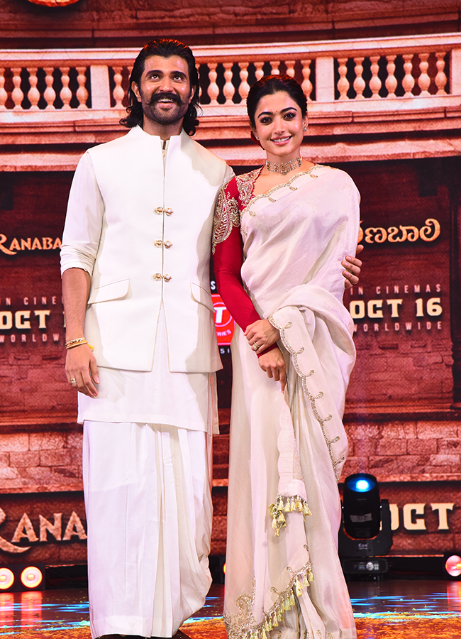 Rashmika Mandanna and Vijay Deverakonda Beautiful Photos13