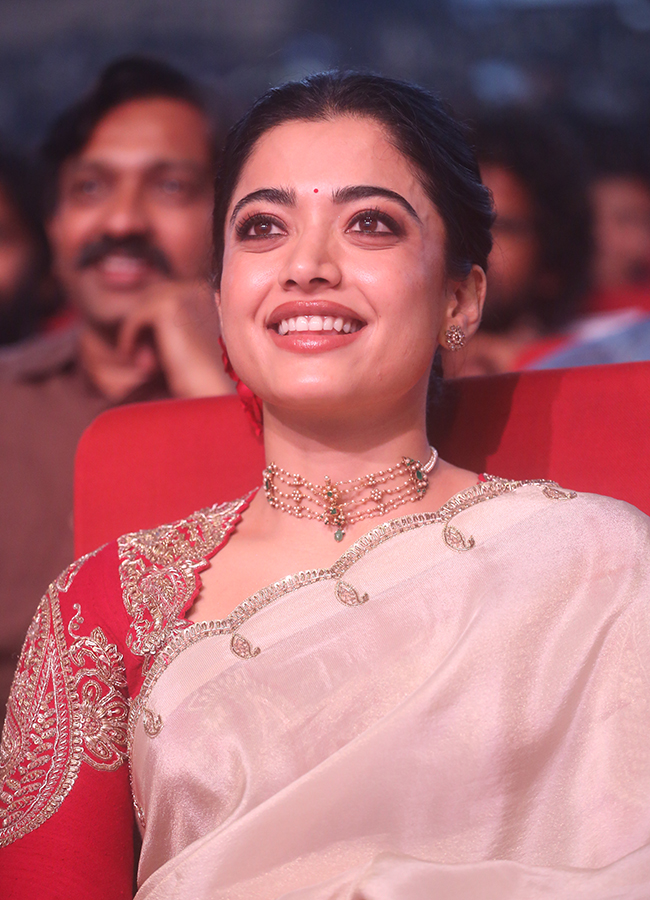 Rashmika Mandanna and Vijay Deverakonda Beautiful Photos16