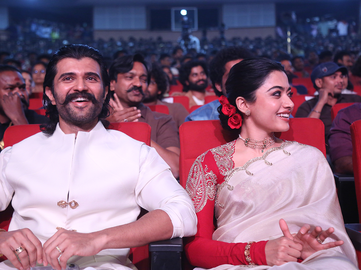 Rashmika Mandanna and Vijay Deverakonda Beautiful Photos24