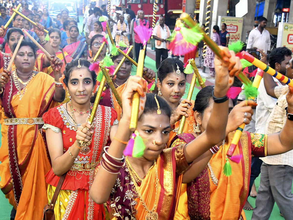 Vijayadashami 2026 Celebrations In Vijayawada Photo Gallery10