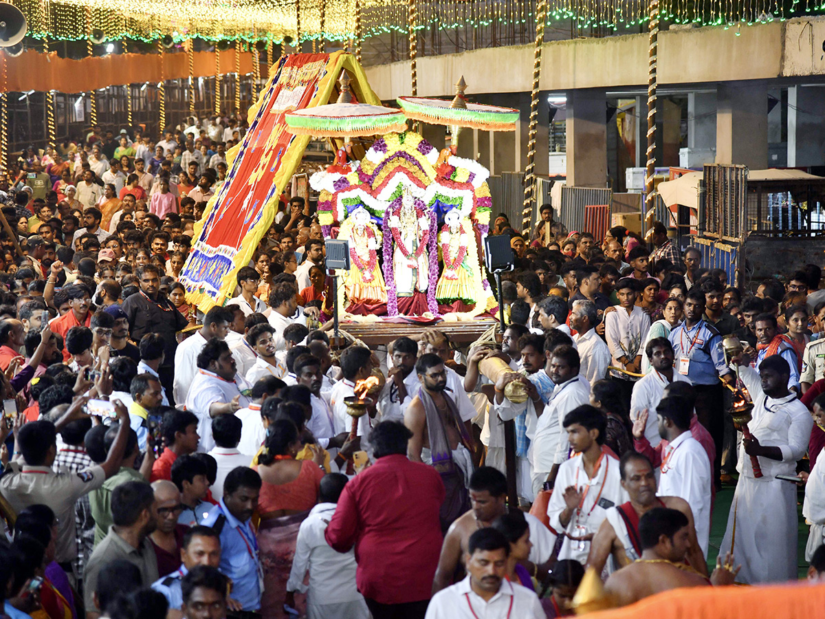 Vijayadashami 2026 Celebrations In Vijayawada Photo Gallery3