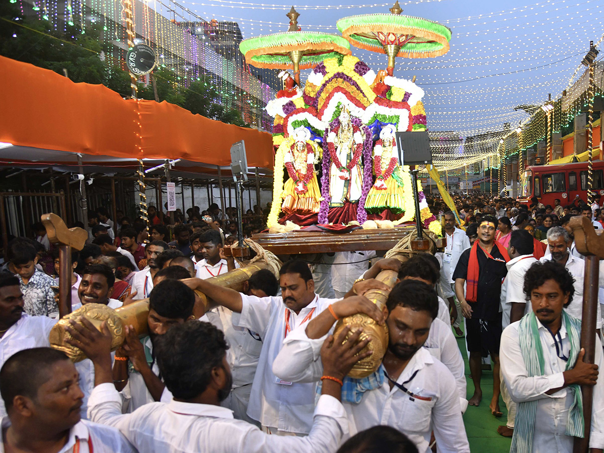 Vijayadashami 2026 Celebrations In Vijayawada Photo Gallery6