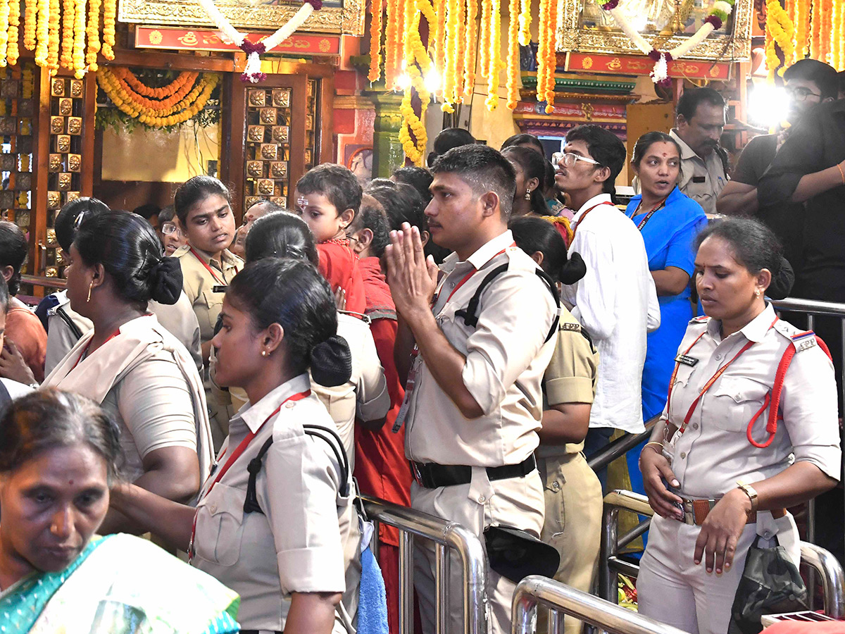 Dasara Sharannavaratri celebrations held with grandeur on Indrakeeladri12