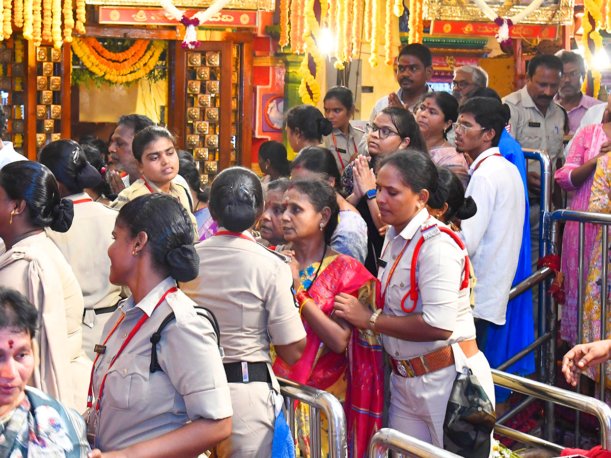 Dasara Sharannavaratri celebrations held with grandeur on Indrakeeladri13