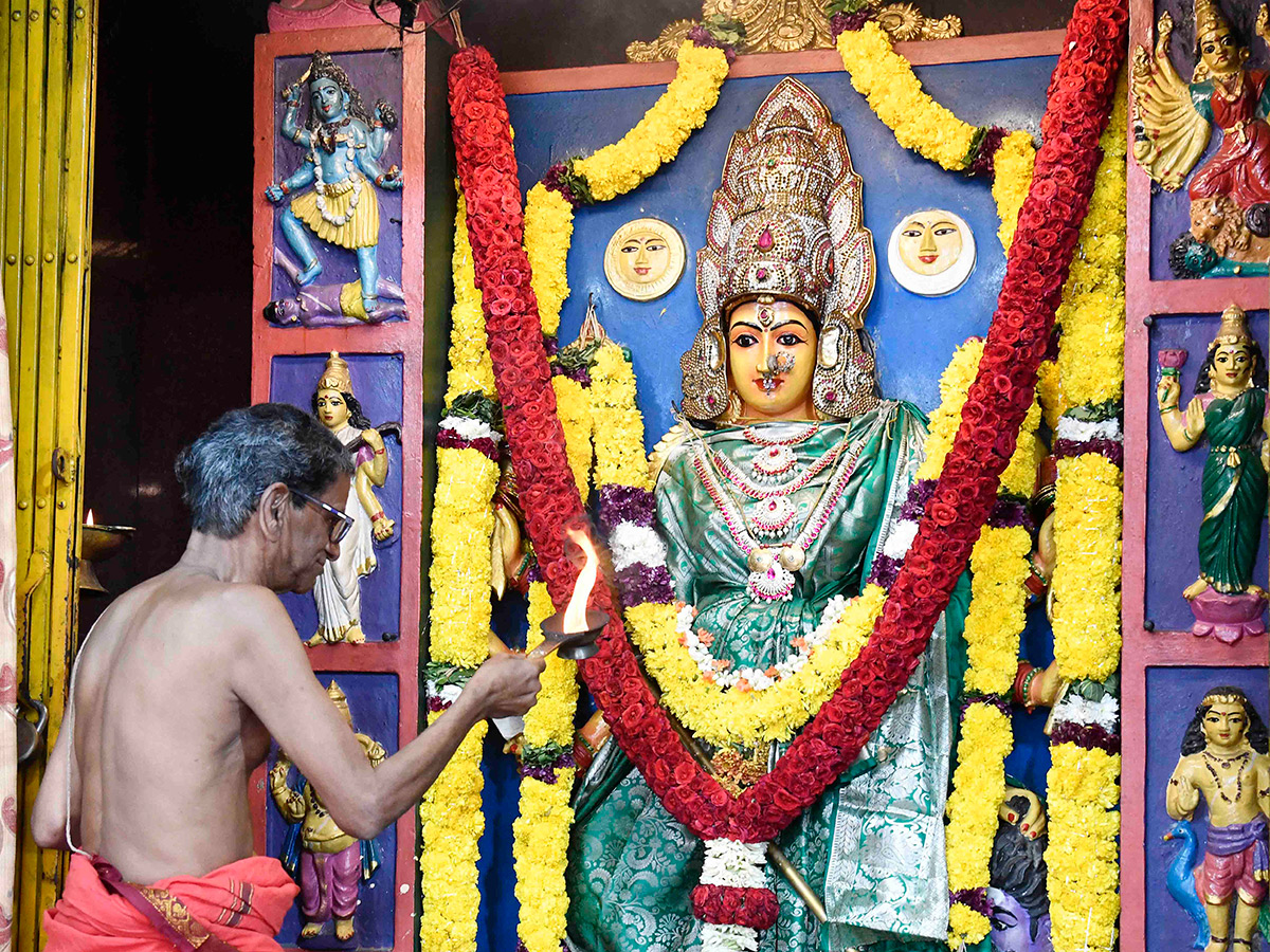 Dasara Sharannavaratri celebrations held with grandeur on Indrakeeladri16