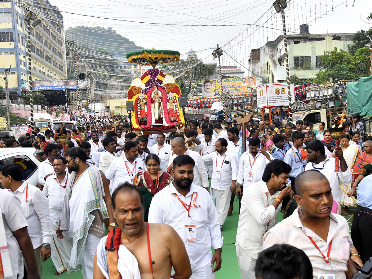 Dasara Sharannavaratri celebrations held with grandeur on Indrakeeladri23