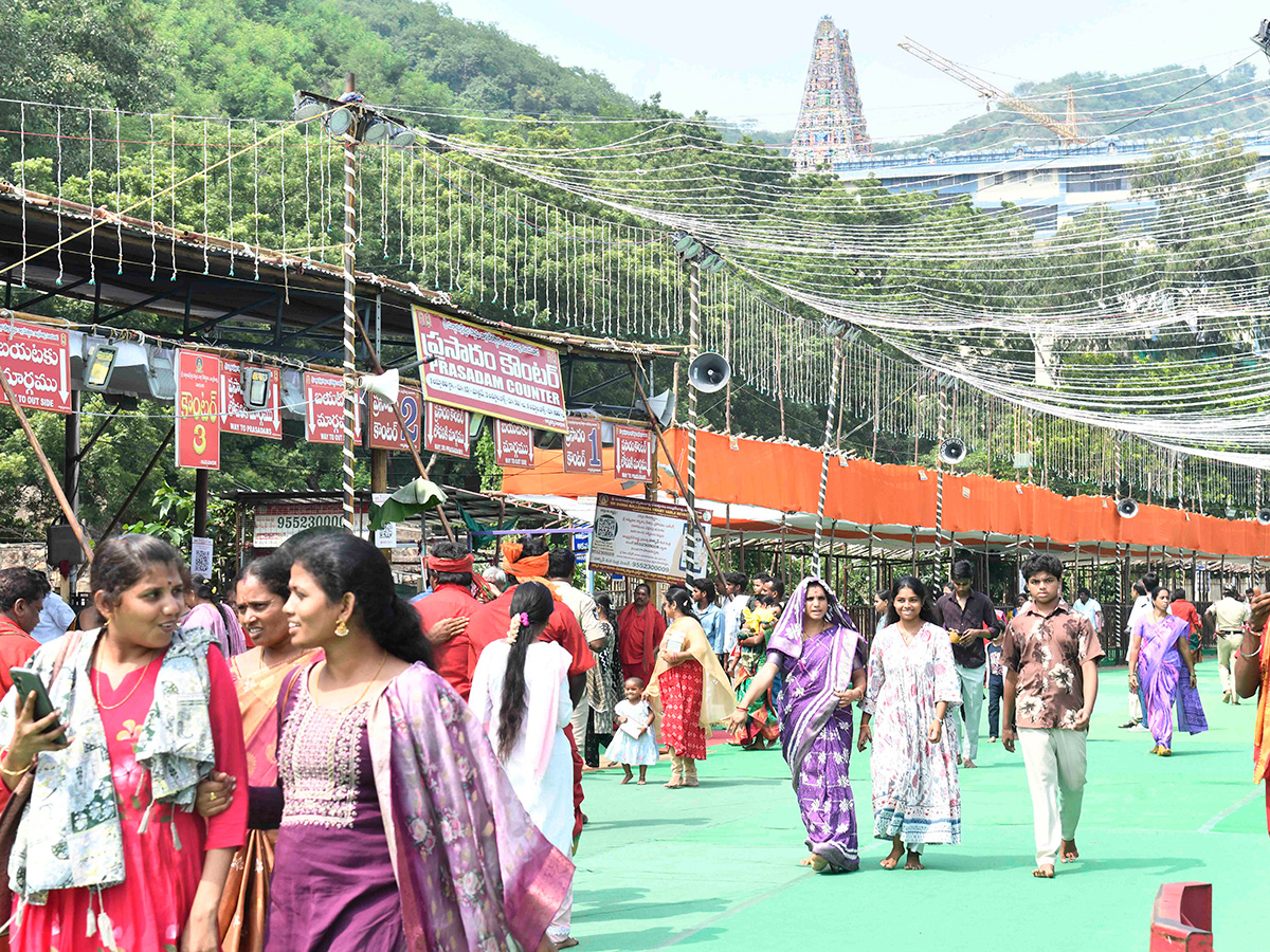 Dasara Sharannavaratri celebrations held with grandeur on Indrakeeladri9