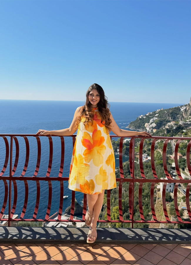 Kiran Abbavaram Wife Rahasya Gorak Italy Trip Viral Photos3
