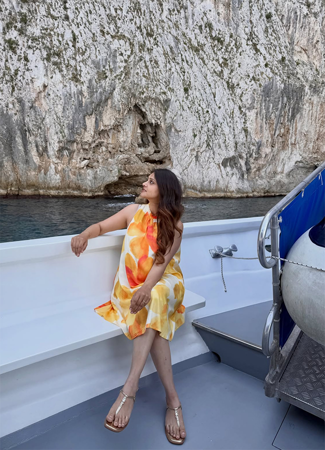 Kiran Abbavaram Wife Rahasya Gorak Italy Trip Viral Photos6