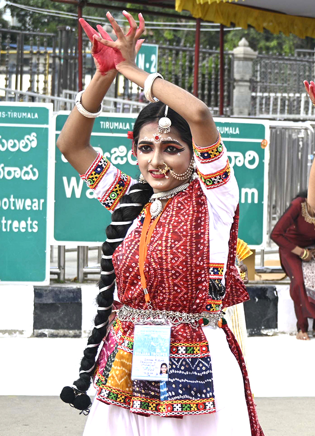 Lord Venkateswara on Kalpavriksha Vahanam25