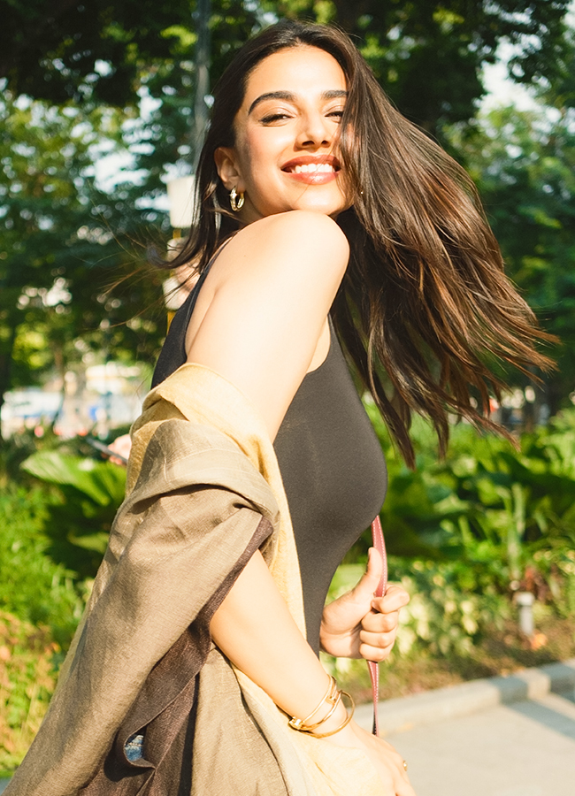 Meenakshi Chaudhary Enjoys Vietnam Trip: Photos6