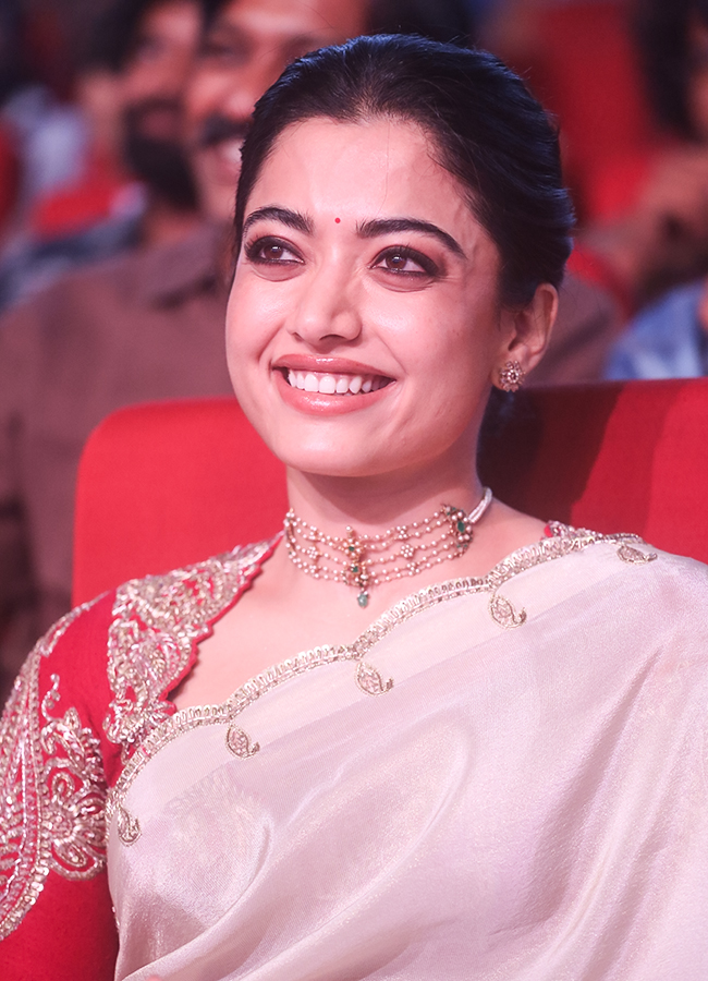 National Crush Rashmika Stuns in Saree11