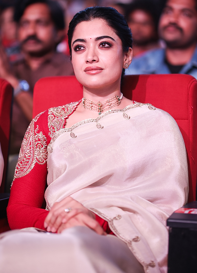 National Crush Rashmika Stuns in Saree9