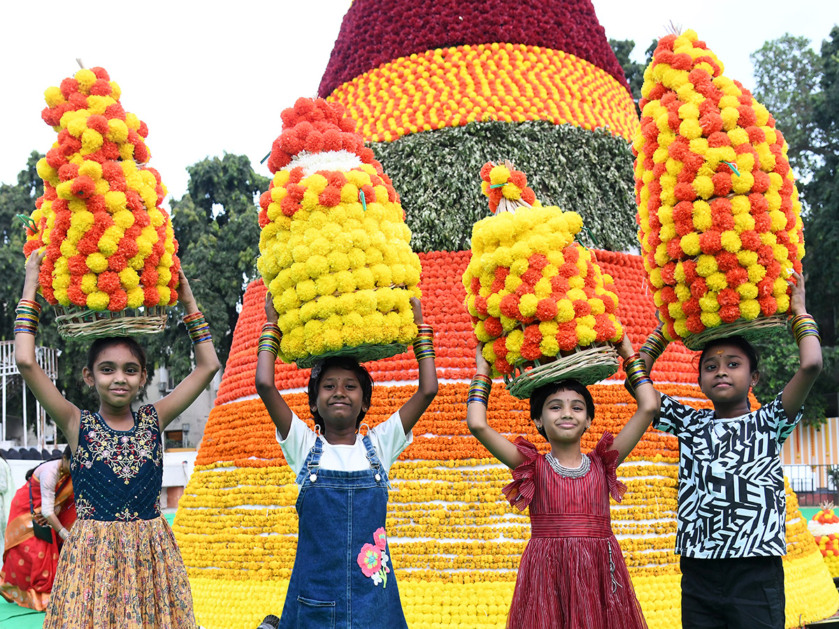 Bathukamma Celebrations at Nampally Public Gardens3