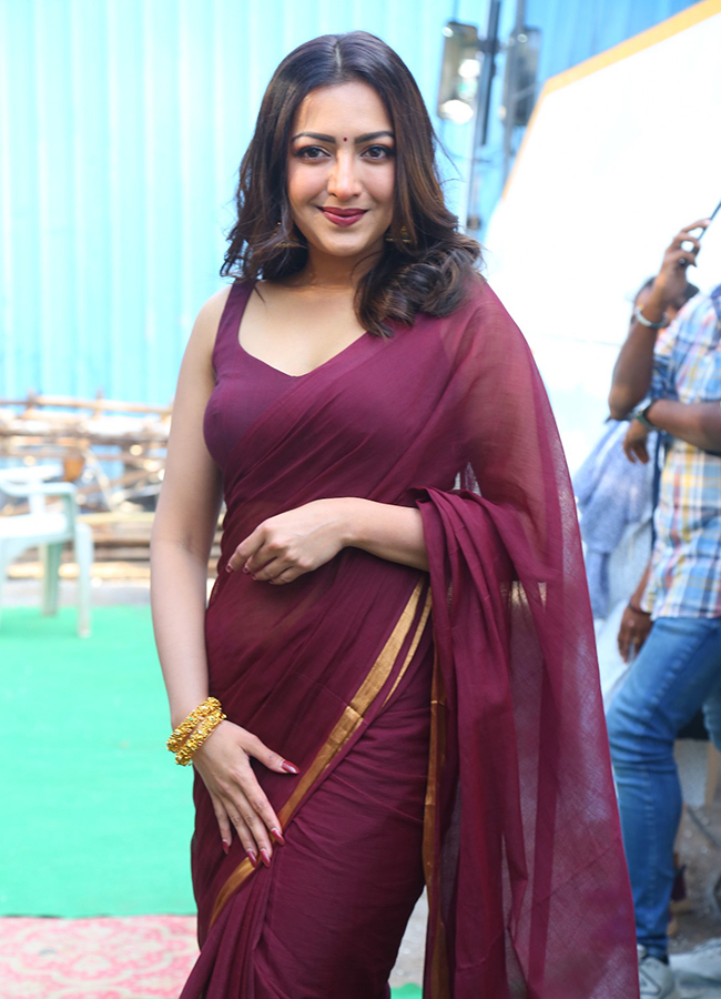 Catherine Tresa Karikaala Movie Viral Photos6