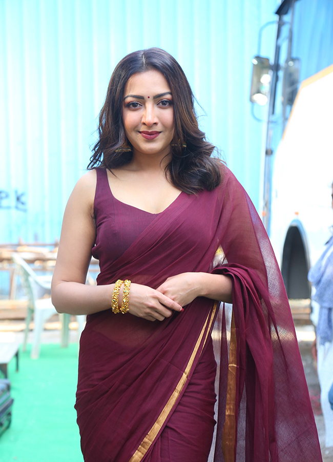 Catherine Tresa Karikaala Movie Viral Photos7