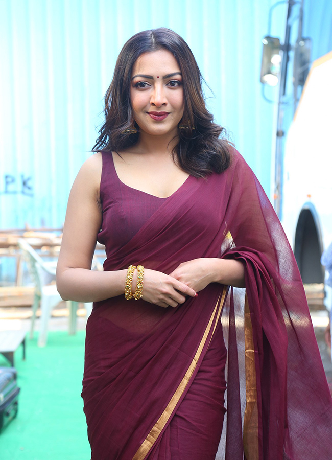 Catherine Tresa Karikaala Movie Viral Photos8