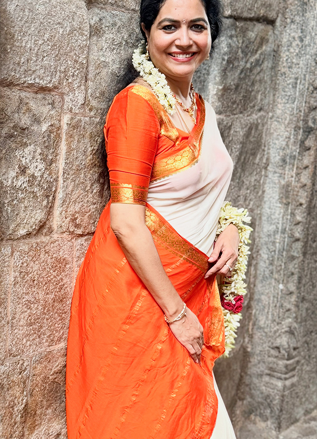 Singer Sunitha Visits Famous Temples in Tamil Nadu4